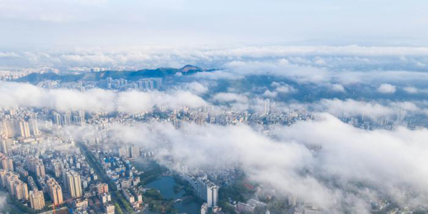 ภาพมุมสูง “ทะเลหมอก” ที่เมืองอู๋โจว เขตกว่างซี_fororder_平流雾2