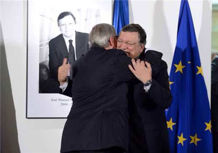 欧委会主席巴罗佐正式卸任 容克上任挑战重重