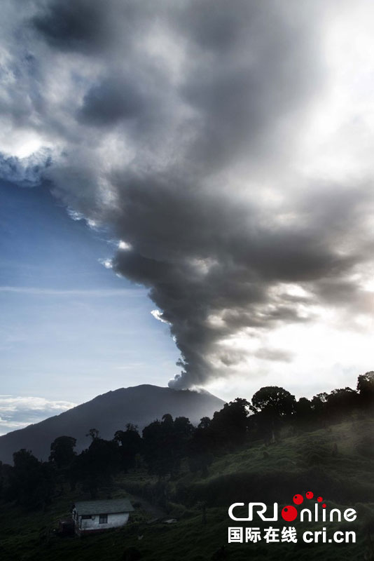 哥斯達黎加首都附近火山持續噴發 居民撤離(圖)