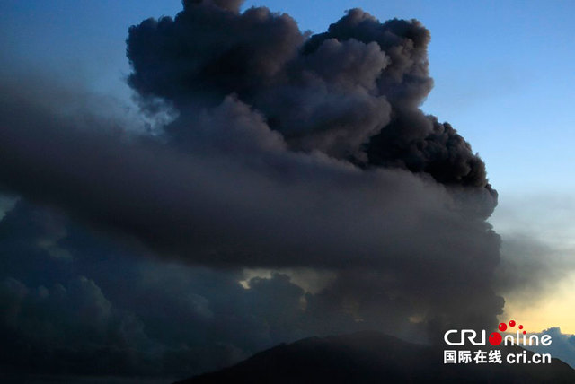 哥斯達黎加首都附近火山持續噴發 居民撤離(圖)