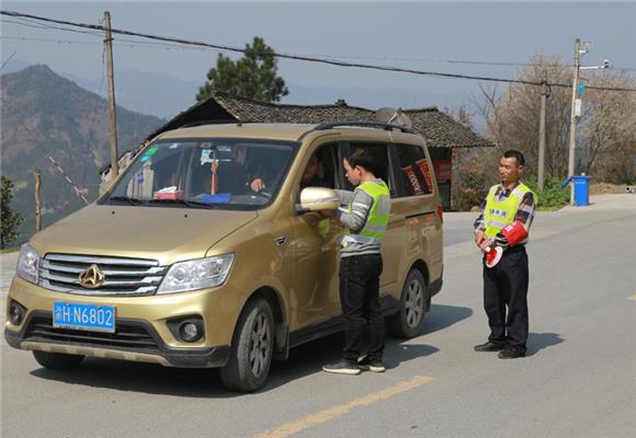 【区县联动】【黔江】黔江：加强道路交通管控 确保群众生命财产安全【区县联动 列表】黔江：加强道路交通管控