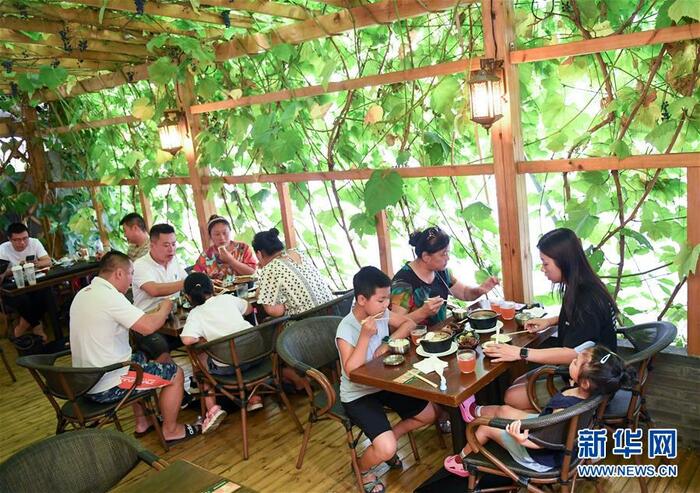 '왕훙' 음식점의 미니뚝배기 요리, 절약에 한 몫_fororder_网红店-4