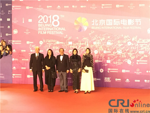 上面这是天坛奖入围影片 《未择之路》 的剧组_fororder_微信图片_20180422184308_副本