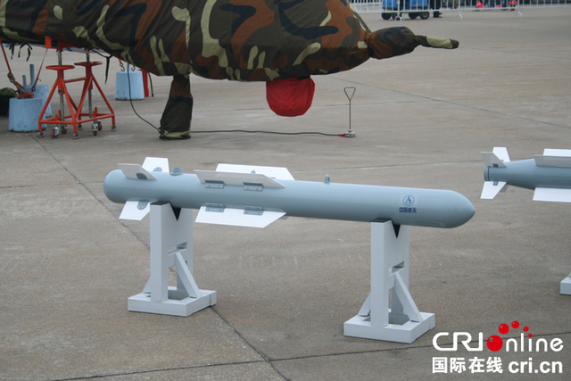 中國空軍展示大量新型制導彈藥