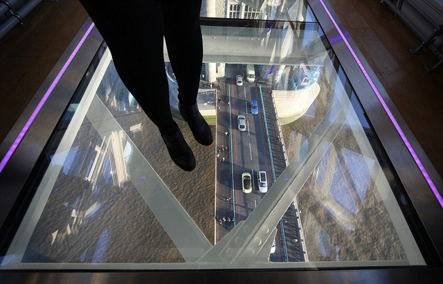倫敦塔橋新添玻璃地板 可360度飽覽泰晤士河風光