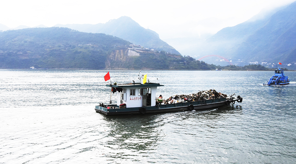 【焦點圖】重慶巫山：三峽清漂忙