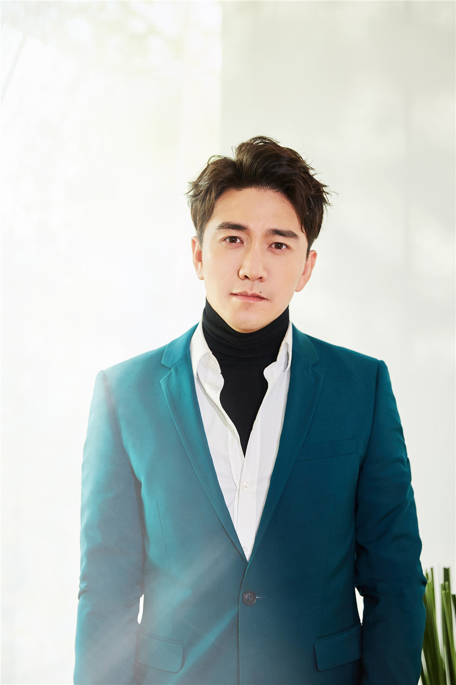 翟天临绅士风亮相时尚盛典 获年度风度品质演员