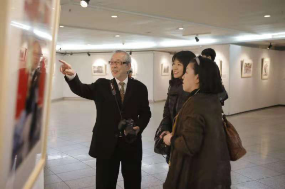 日本友人记录改革开放40年变迁 斋藤康一摄影展在京开幕