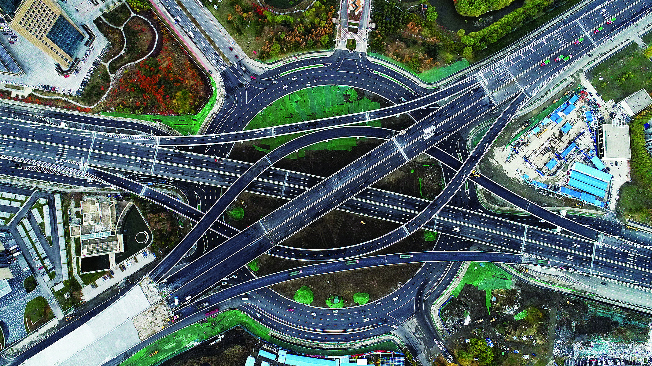 长春市“两横三纵”东部快速路生态大街段正式通车 打通三区互通主动脉