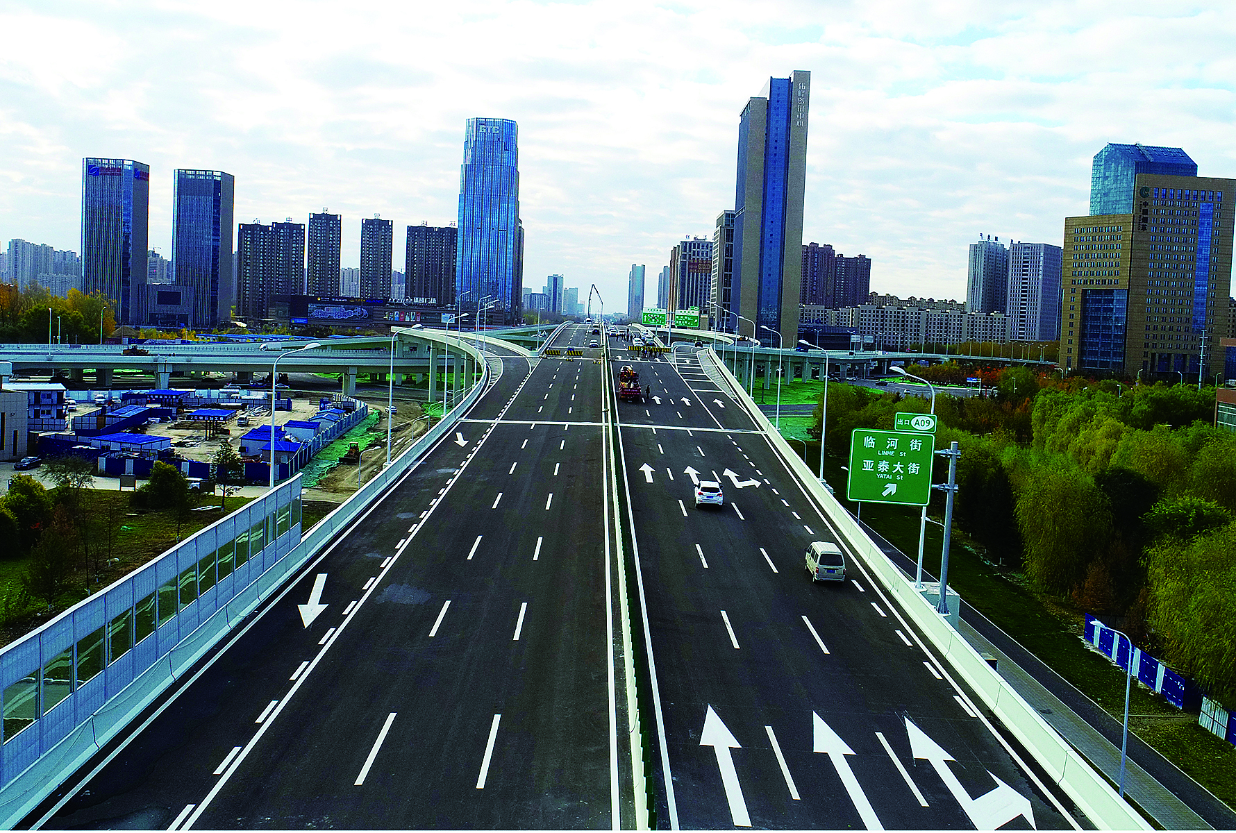 长春市“两横三纵”东部快速路生态大街段正式通车 打通三区互通主动脉