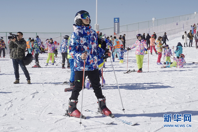 兩項國家級冰雪賽事在湖北五峰舉行 2000名遊客樂享冰雪激情