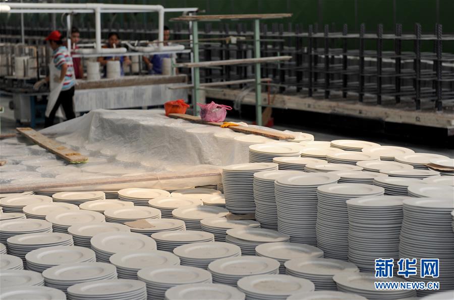 广西北流打造特色陶瓷小镇