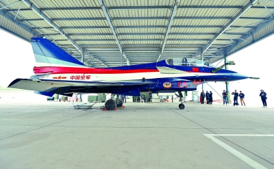 （文末有封面图）【与军运同行】【强军风采—图片】走进“中国蓝天仪仗队”