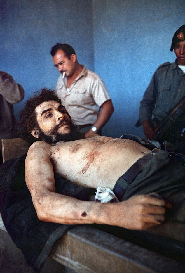 古巴革命領導人切·格瓦拉被殺遺體彩色照片首曝光(圖)
