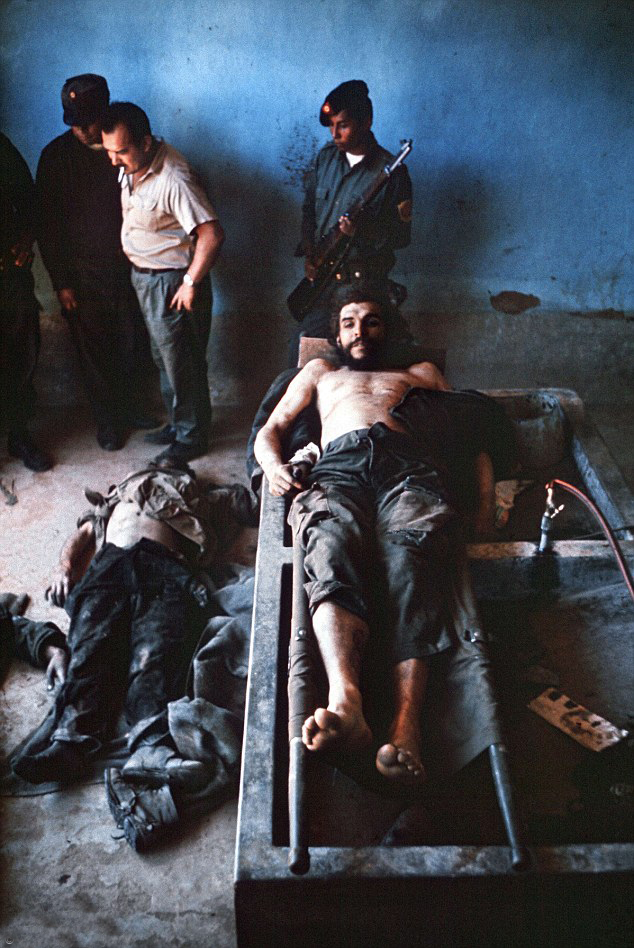 古巴革命领导人切·格瓦拉被杀遗体彩色照片首曝光(图)