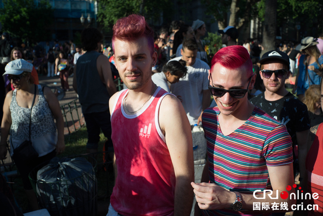 阿根廷首都舉行第23屆同性戀大遊行 阿根廷首都舉行第23屆同性戀大遊行