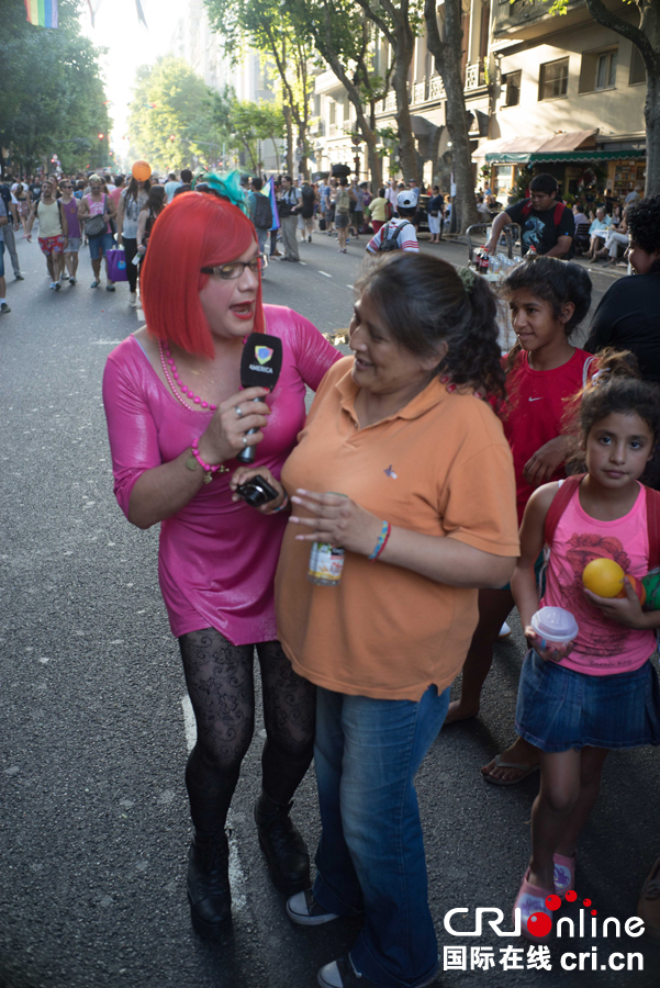 阿根廷首都舉行第23屆同性戀大遊行 阿根廷首都舉行第23屆同性戀大遊行
