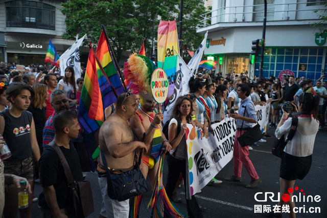 阿根廷首都舉行第23屆同性戀大遊行 阿根廷首都舉行第23屆同性戀大遊行