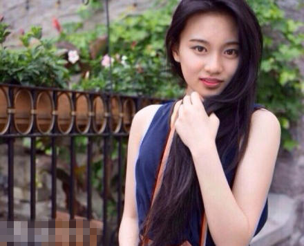 北京電影學院女神評選 網友驚稱候選美女“長一樣”