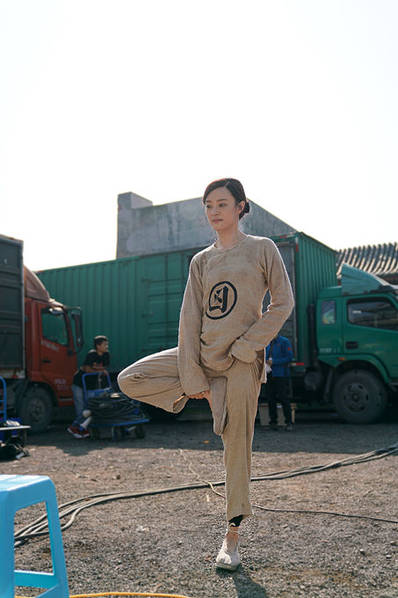 娱乐 明星 >>正文       近日,一组孙俪在《那年花开月正圆》的片场照