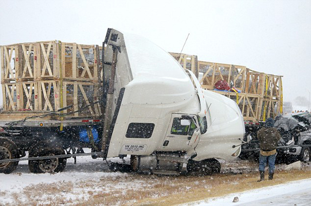 美国遭遇暴风雪袭击 已造成至少17人死亡(图)