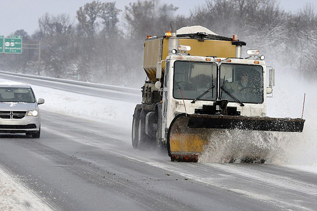 美国遭遇暴风雪袭击 已造成至少17人死亡(图)