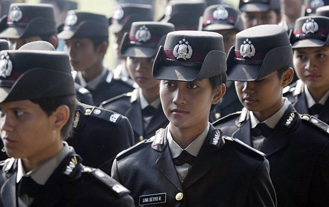 印尼招募女警要做处女检查 被指侮辱女性(图)