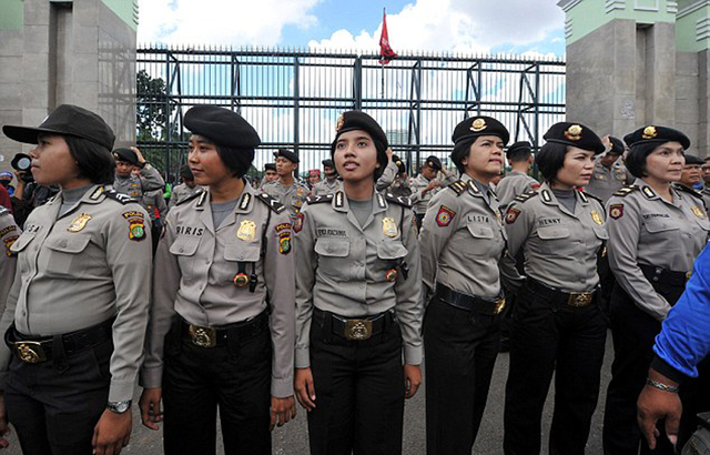 印尼招募女警要做处女检查 被指侮辱女性(图)