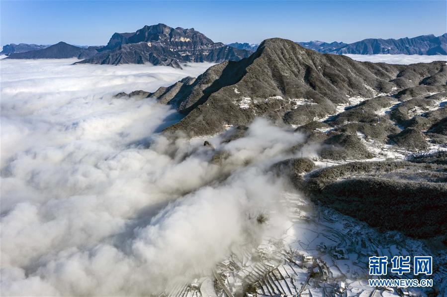 湖北五峰：高山雪場風景如畫