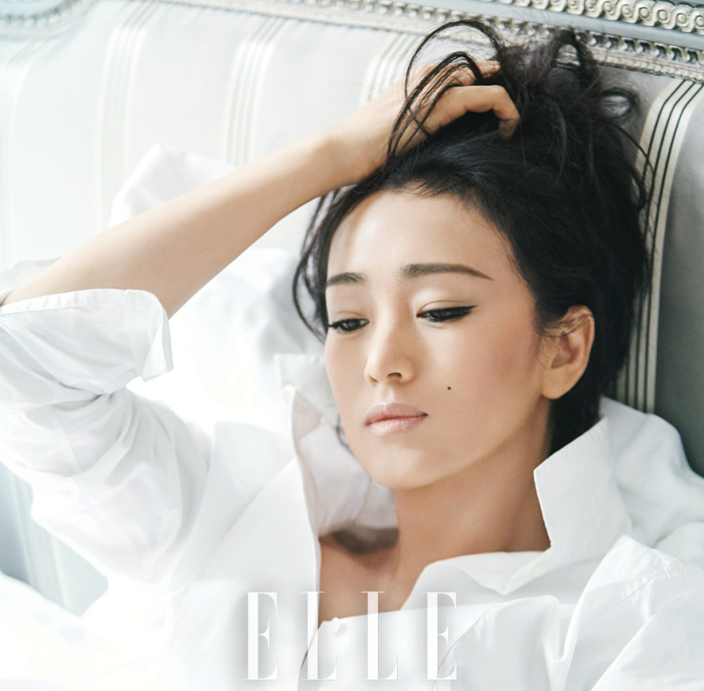 巩俐再登封面 还是那个气场女王!