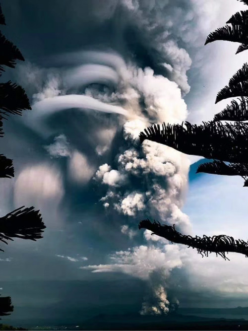 Bulkang Taal, habang nagbabadyang sumabog