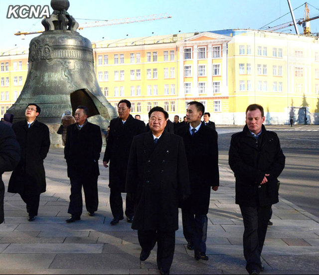 金正恩特使崔龙海一行在莫斯科参观访问