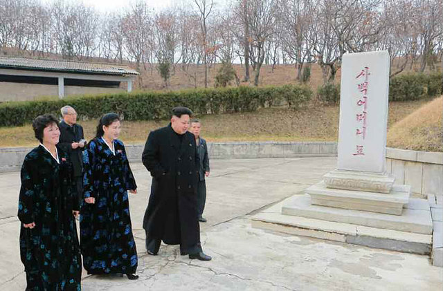 金正恩視察反美教育博物館 妹妹金與正隨行(圖)