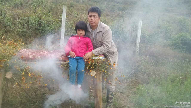 雲南6歲女童沒錢做手術 父親自學《本草綱目》火熏治療(圖)