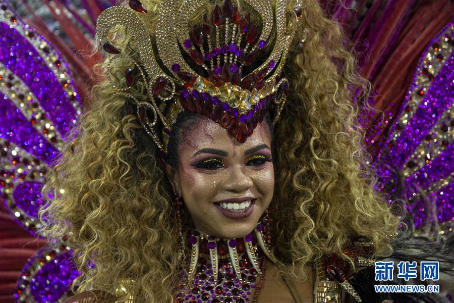 里约狂欢节：特级组桑巴舞校花车巡游表演落幕