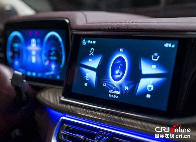 汽车频道【独家+焦点轮播图】售价30.98万-53.98万元 看红旗H9冲破价格天花板