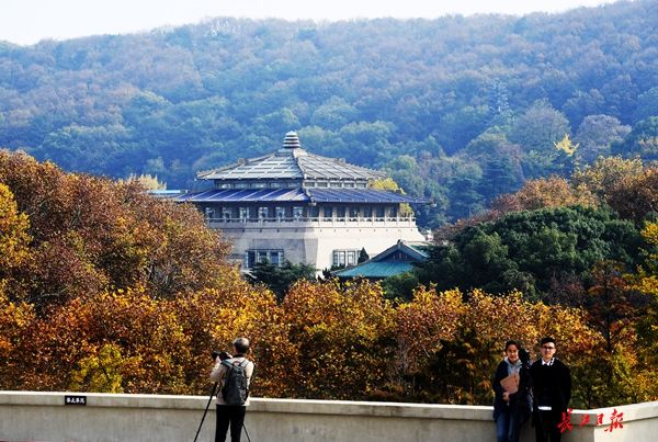 图集：武大迎来125岁生日 秋色撩人正当时