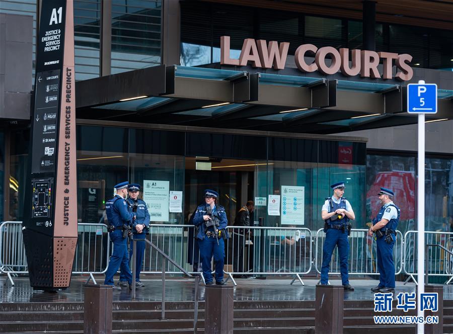 新西兰克赖斯特彻奇恐袭案嫌疑人出庭受审