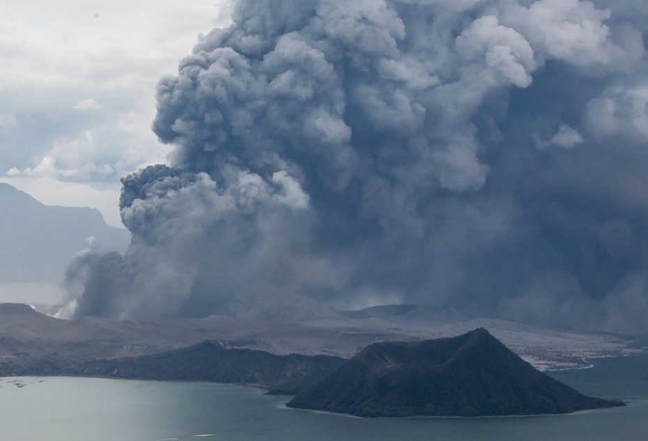 45万人恐需撤离 或引发火山海啸_fororder_1578970113507_524