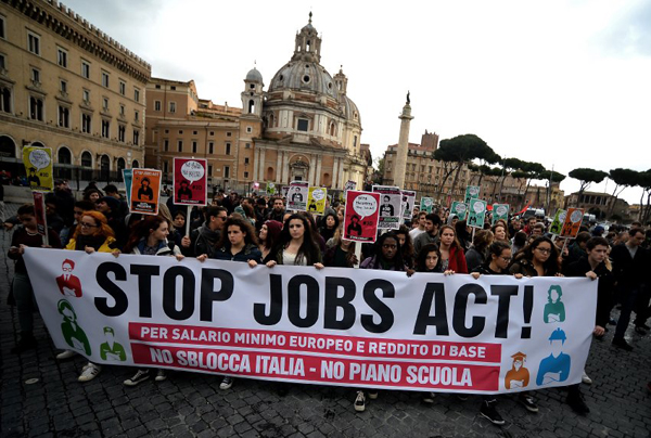 意大利議會批准就業改革方案 民眾強烈抗議引發騷亂