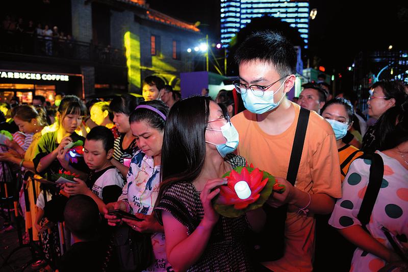 广西南宁： 壮族浪漫婚俗在“三街两巷”呈现