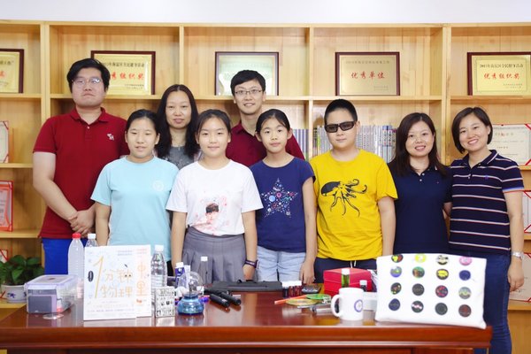 科学家不再“高冷” 直播间带你做实验 北下关科学实验室精彩纷呈