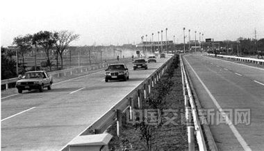 40年·见证：重大政策的实施促进公路现代化