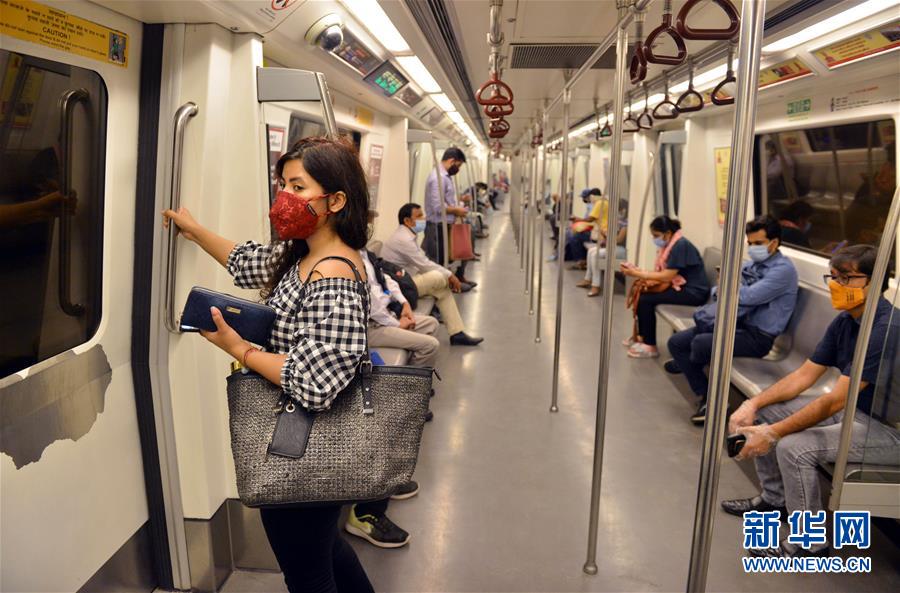 印度新德里地铁恢复运营