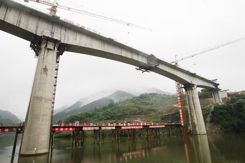 【焦点图】重庆铁路枢纽东环线御临河特大桥合龙