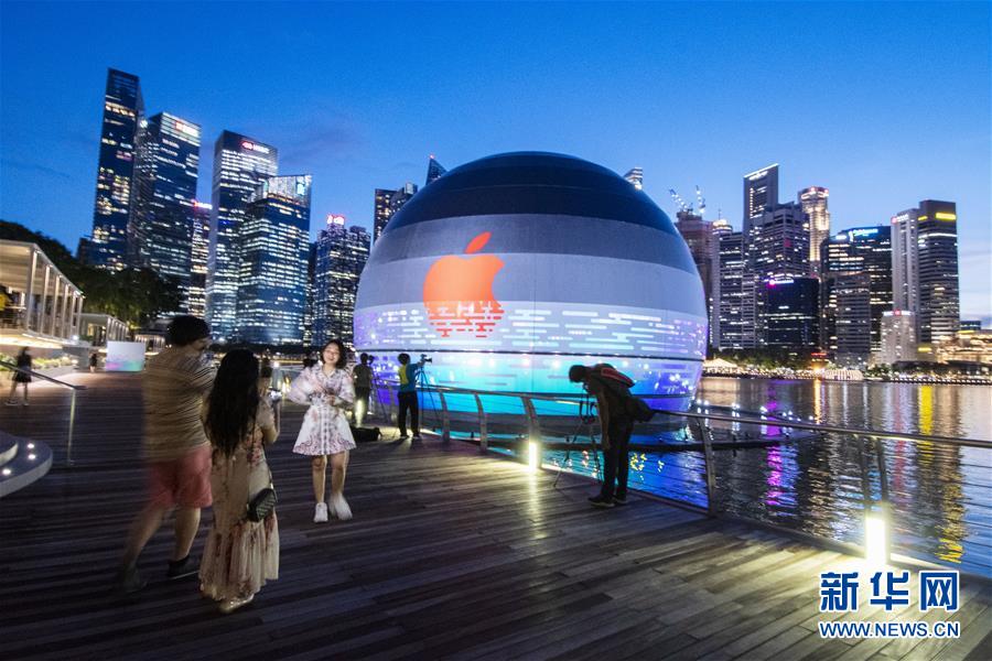 【企业频道+焦点图+中首】新加坡：水上苹果零售店即将开业_fororder_3