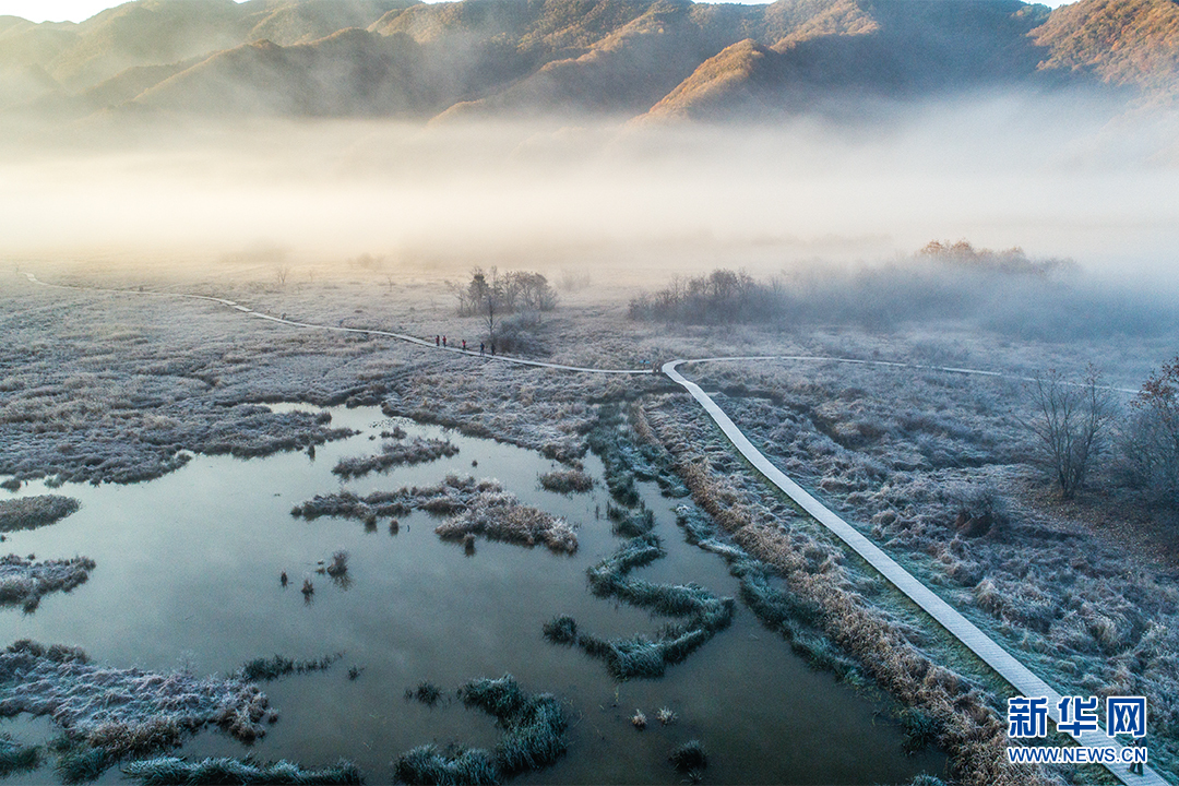 航拍神农架绚丽秋景 大地如同调色盘