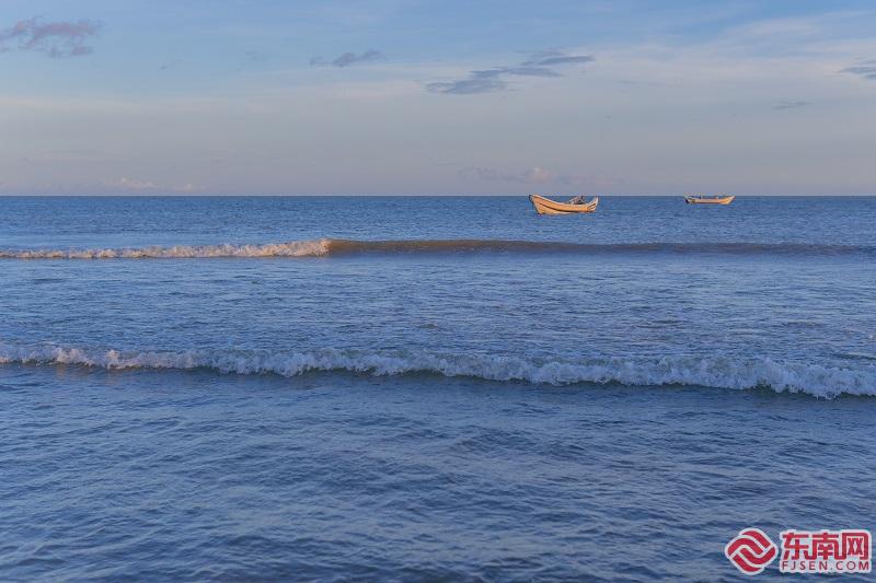 莆田平海嵌頭黃金沙灘：海邊風光美 休閒好去處