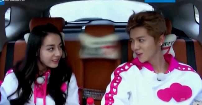 热巴发与鹿晗甜蜜镜头称被盗号 网友:被盗还能秒删呢？