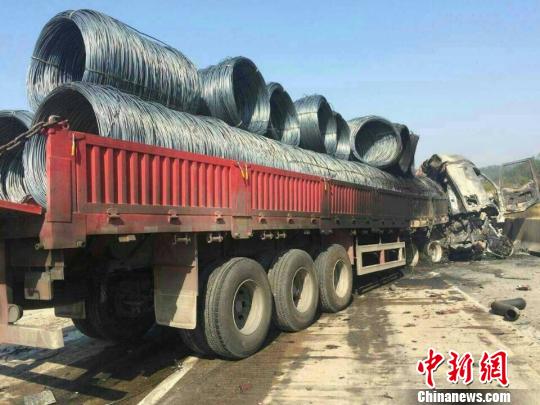 粵贛高速河源和平路段6車相撞著火 已致12死3傷